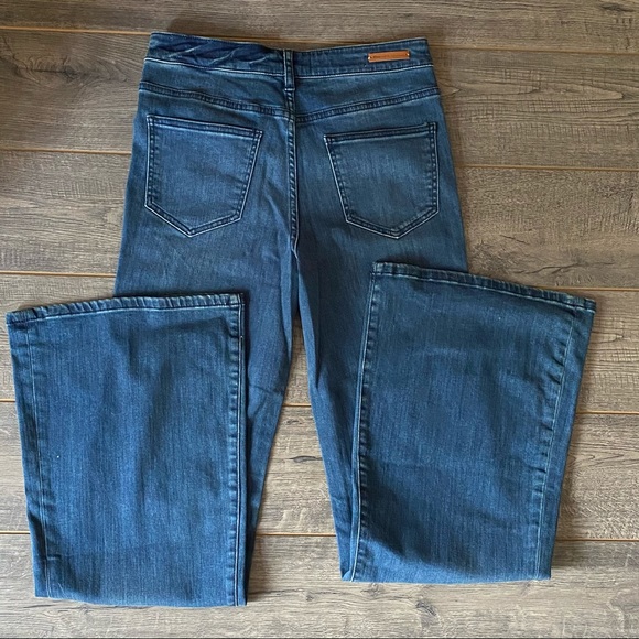 NWT Pilcro Braided Leather Pocket Detail Flare Leg Jeans, 28 - Picture 4 of 15